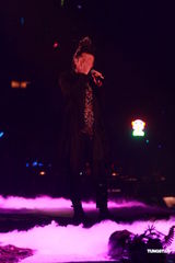 组图：郑伊健开唱遭催婚 女友蒙嘉慧到场欣赏