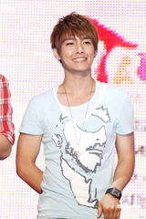 幻灯组图：飞轮海邀请粉丝共同宣传台湾观光