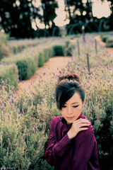 张静初登《Men’S UNO》封面 慈善签售展澳洲风情