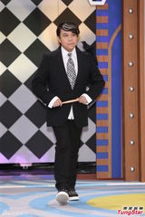 蔡康永患病毒性颜面失调后露面 面部仍不稳(图)