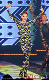 组图：泰蒂徐《M！Countdown》热辣夺冠 Apink回归