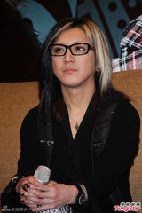 组图：GLAY访台中文问好 金曲日开唱喊话五月天