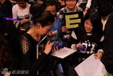 组图：《一起音乐吧》李炜幽默调侃粉丝