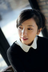 组图：旸姿白云冬日写真散发温暖气息