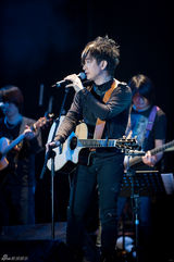 高清组图：黄舒骏演唱会现场实况照片曝光