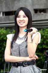 组图：蔡依林与三千小学生齐跳“美人计”舞蹈