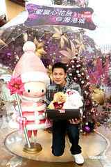 幻灯图集：关心妍丁子高出席抱抱会喜迎圣诞