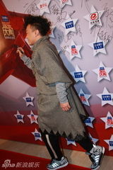 幻灯图：2009《娱乐大典》红毯星光闪烁