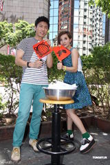 组图：郭采洁出道个人演唱会 邀韦礼安助阵