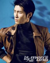 组图：窦骁登《达人志》封面 休闲装扮神情忧郁