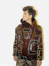 组图：谢楠大左客串T台超模 冷清战衣展玩酷气质