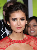 组图：妮娜-杜波夫性感红裙美艳亮相