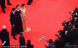 幻灯图集：《在路上》首映变庆生会 主席热拥导演