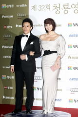 组图：第32届韩国青龙电影奖颁奖典礼群星闪耀