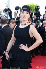 组图：西班牙女演员萝西-德帕尔马乌唇魅惑