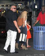 组图：小苏瑞猛练体操 奥运“种子”初长成