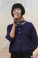 组图：韩雪遇裸男粉丝强抱 间接承认有男友