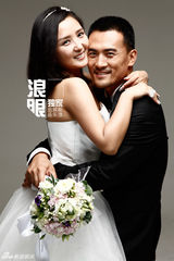 独家：何洁赫子铭再曝婚纱照 并肩骑马甜蜜拥吻