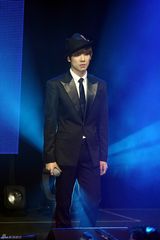 高清图：韩团MBLAQ新辑发布 透视装变性感妖男