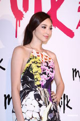 组图：林俊杰获票选人气男艺人 谢谢周杰伦相挺