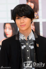 组图：祐荣娜恩泰民等亮相SBS歌谣大典记者会