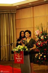 高清图：宋祖英高贵亮相发布会 周董朗朗波切利助阵