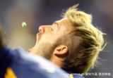 幻灯：贝克汉姆赛场表现欠佳 小儿子看台垂头丧气