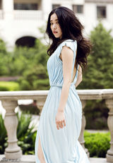 组图：阚清子唯美写真裙摆飞扬