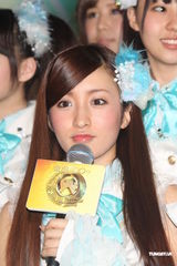 组图：AKB48旋风抵台出席金曲奖 迷倒一票宅粉丝
