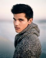 幻灯图集：《暮光》男星泰勒-洛特成《滚石》新宠