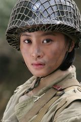 幻灯：《滇西1944》热播 吴晓敏“土妆”变身战士