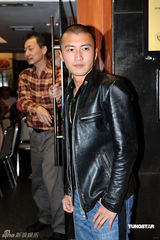 幻灯图：《线人》杀青设宴 谢霆锋不知2胎是男是女