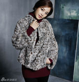 高清图：韩星金泰熙最新冬装写真 俨如华美变装秀