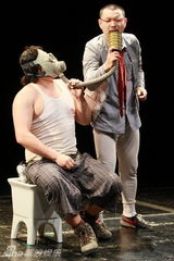 幻灯图：《冒险家》惹怒观众 陈明昊化解尴尬