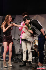 组图：弦子被师弟求婚面露尴尬 期待新恋情