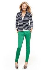 组图：格温妮丝-帕特洛服饰写真 气质干练显独特