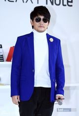 组图：韩星河正宇等出席韩国《Cine Note》发表会