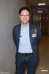 组图：许志安亮相活动遭逼婚承诺会公开婚讯