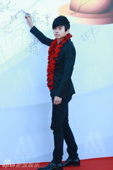 幻灯：第10届百合奖红毯星光熠熠 汤唯成最大亮点