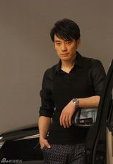 幻灯图：李光洁登大刊封面 现场花絮曝光