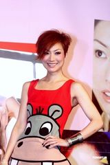 幻灯图集：郑秀文时隔六年重返台湾宣传福音专辑