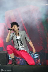 高清：青春洋溢中歌榜红五月 大风吹不散观众热情