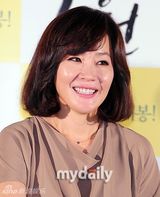 组图：薛景求新片《愿望》首映 严志媛落泪