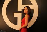 组图：刘芸修长美腿性感抢镜杂志庆典