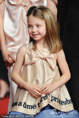 幻灯图集：《蓝色情人节》首映 希斯-莱杰遗孀现身