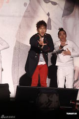 组图：张佑赫台北亲民秀舞蹈 想找90后嫩女友