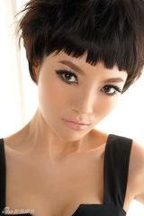 组图：胡灵俏皮短发写真曝光 将携新专辑回归