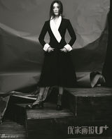 组图:小宋佳《优家画报》捧脸凝视诠释优雅无畏