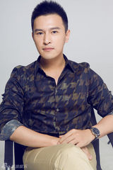 组图：胡海锋时尚写真 帅气硬朗展型男魅力