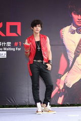 组图：汪东城单飞出专辑12年终圆梦